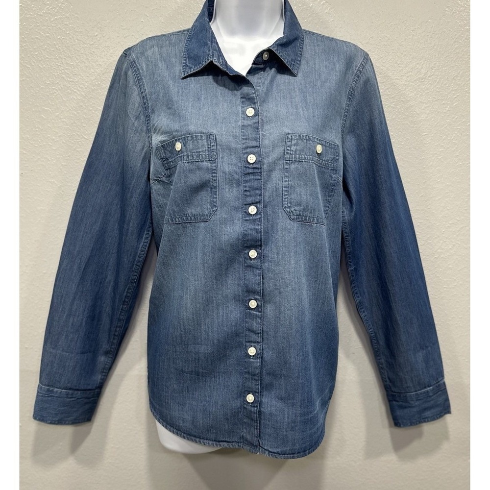 Crown & Ivy Women's Shirt Size Medium Button Down Denim Long Sleeve Med Wash NWT